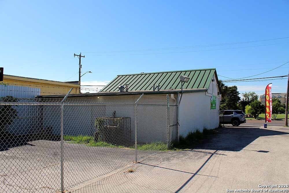 3815 W Commerce San Antonio TX 78207