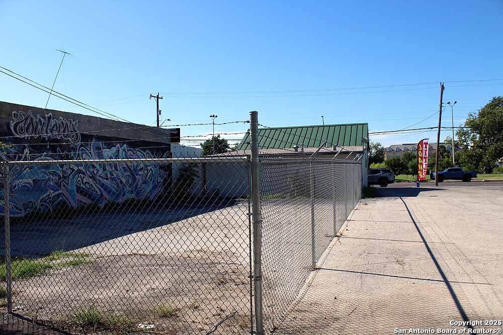 3815 W Commerce San Antonio TX 78207