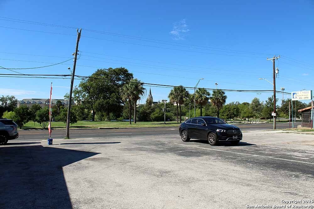 3815 W Commerce San Antonio TX 78207