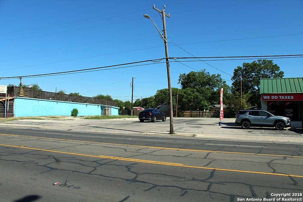 3815 W Commerce San Antonio TX 78207