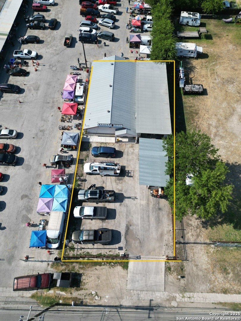 5250 W Commerce San Antonio TX 78237