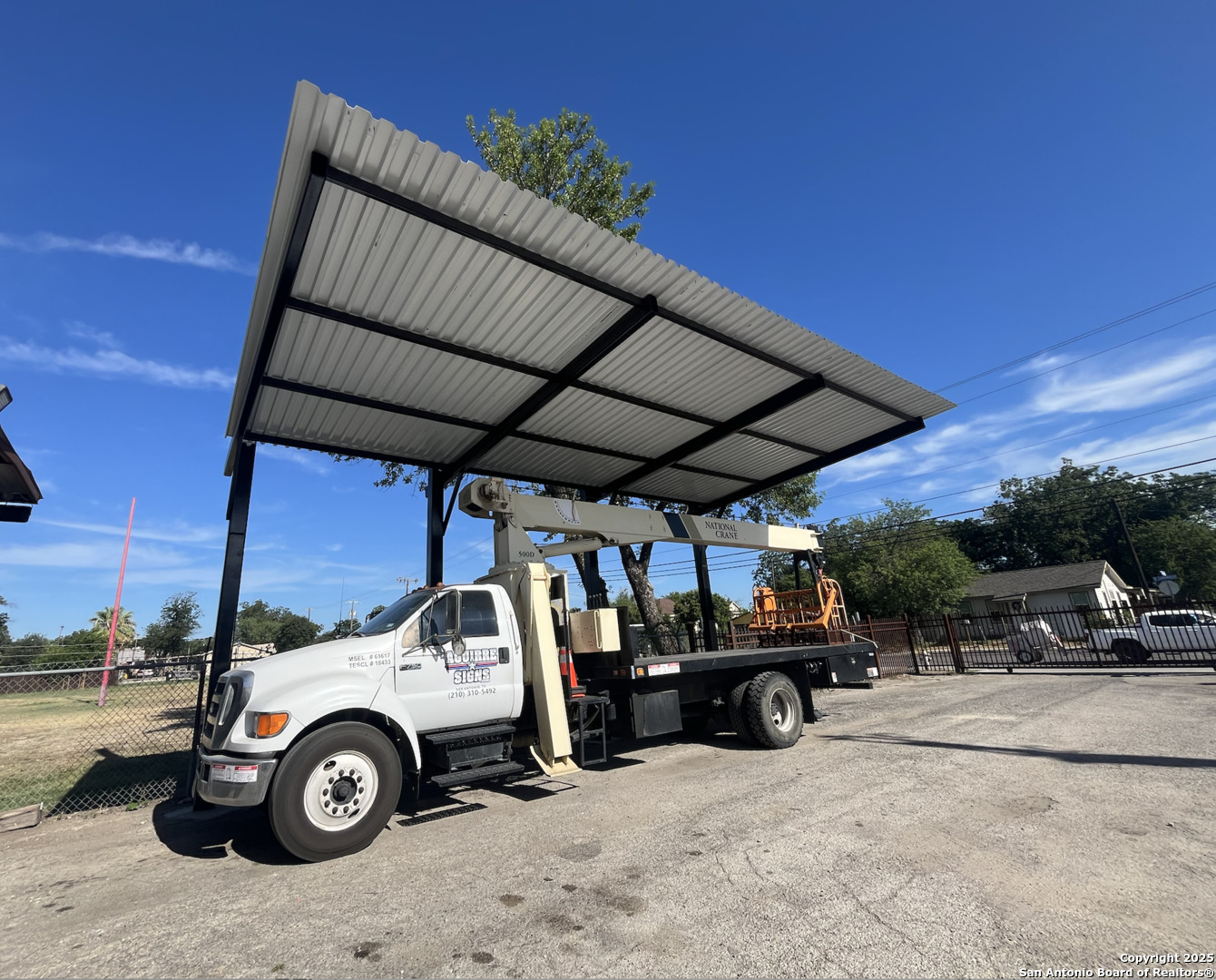 5250 W Commerce San Antonio TX 78237