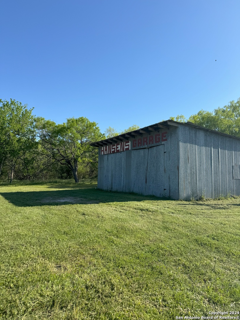1001 W West Stockdale TX 78160