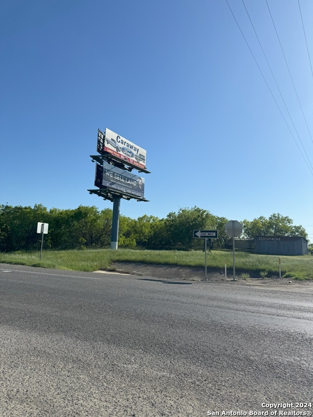 1001 W West Stockdale TX 78160