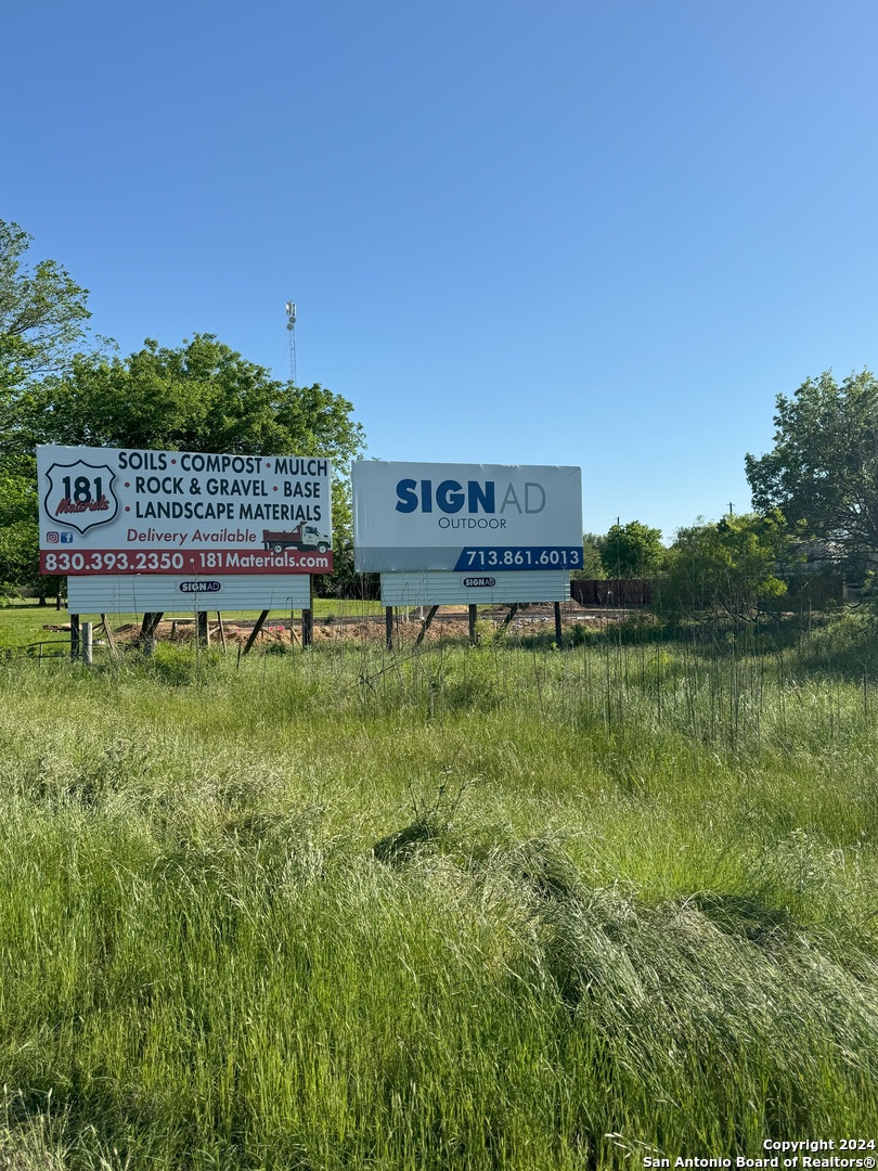 1001 W West Stockdale TX 78160