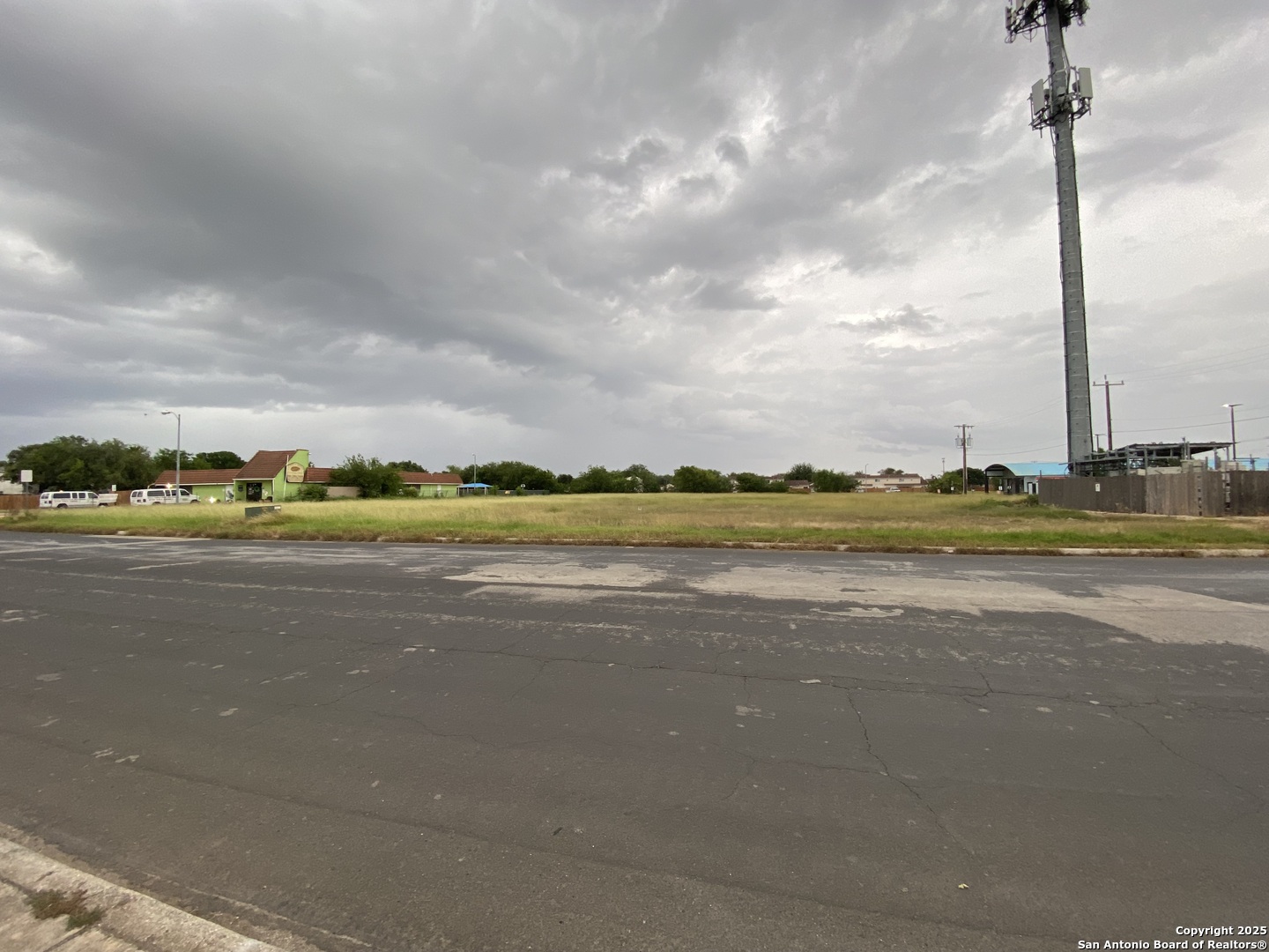 5928 Village Park San Antonio TX 78250