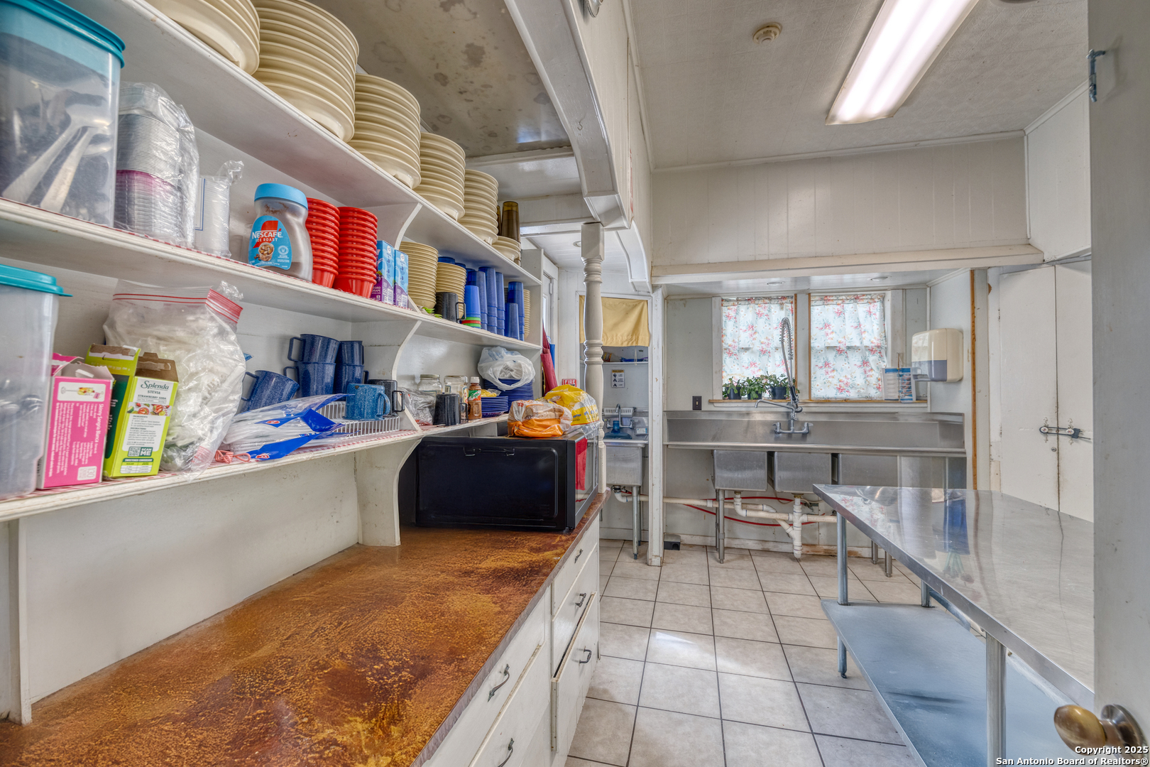 1007 N Getty Street Uvalde TX 78801