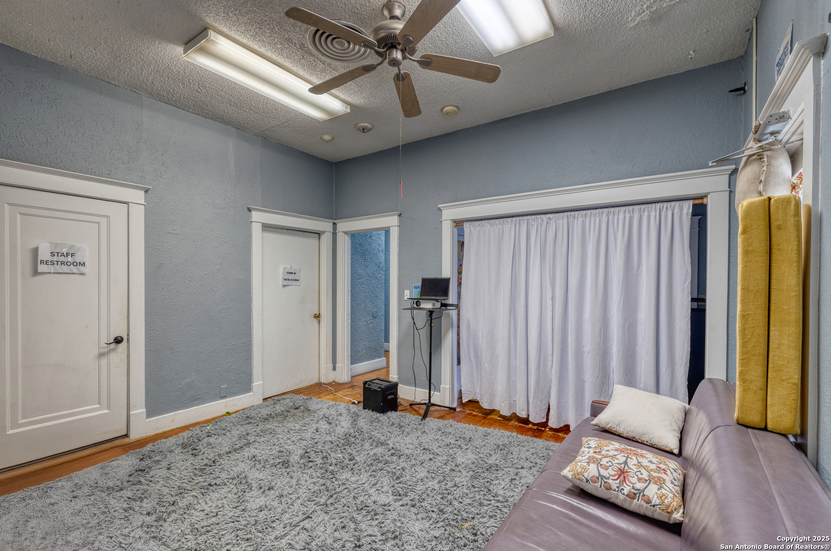 1007 N Getty Street Uvalde TX 78801