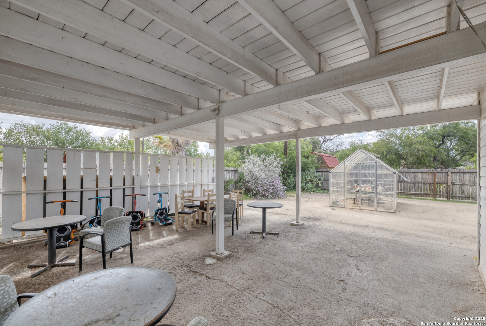 1007 N Getty Street Uvalde TX 78801