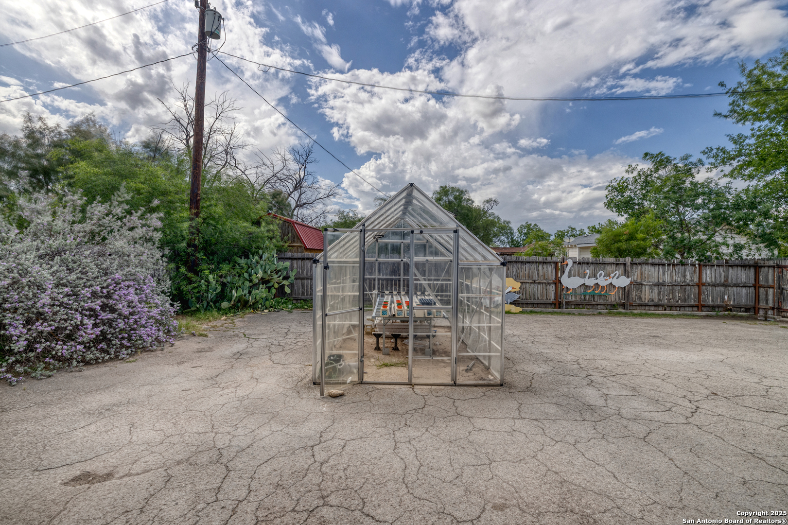 1007 N Getty Street Uvalde TX 78801