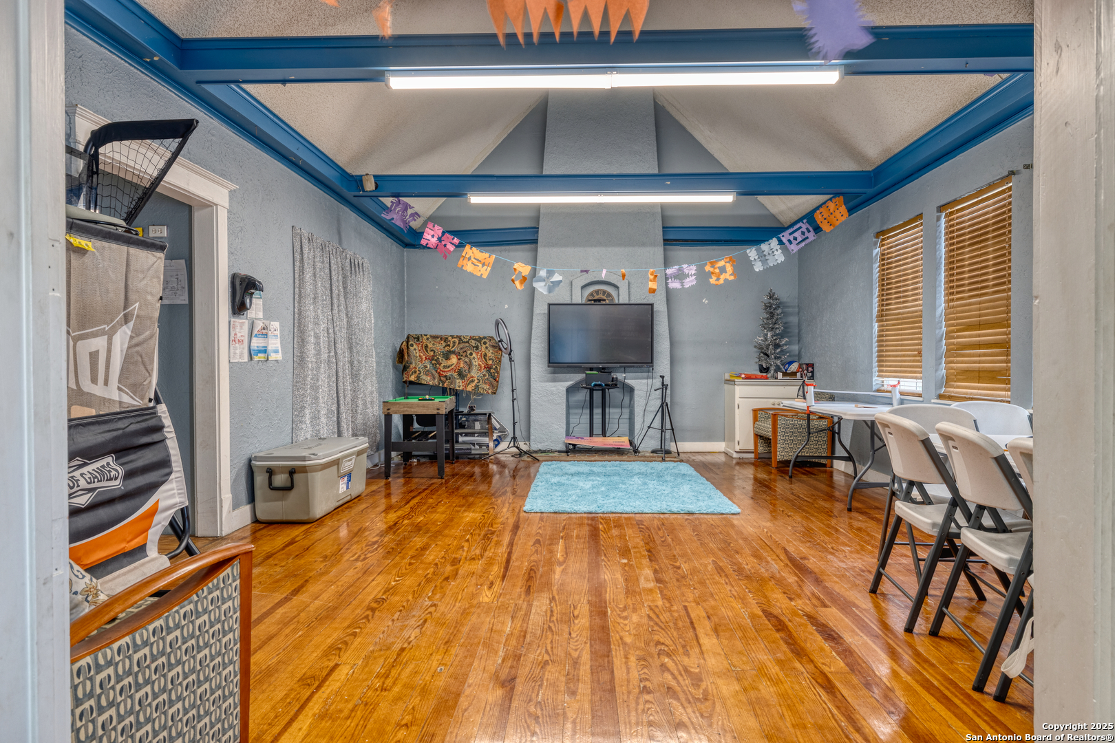 1007 N Getty Street Uvalde TX 78801