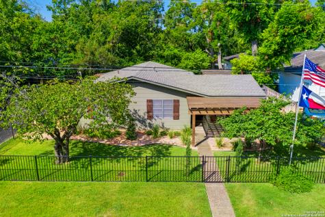 212 S Saunders Street Boerne TX 78006