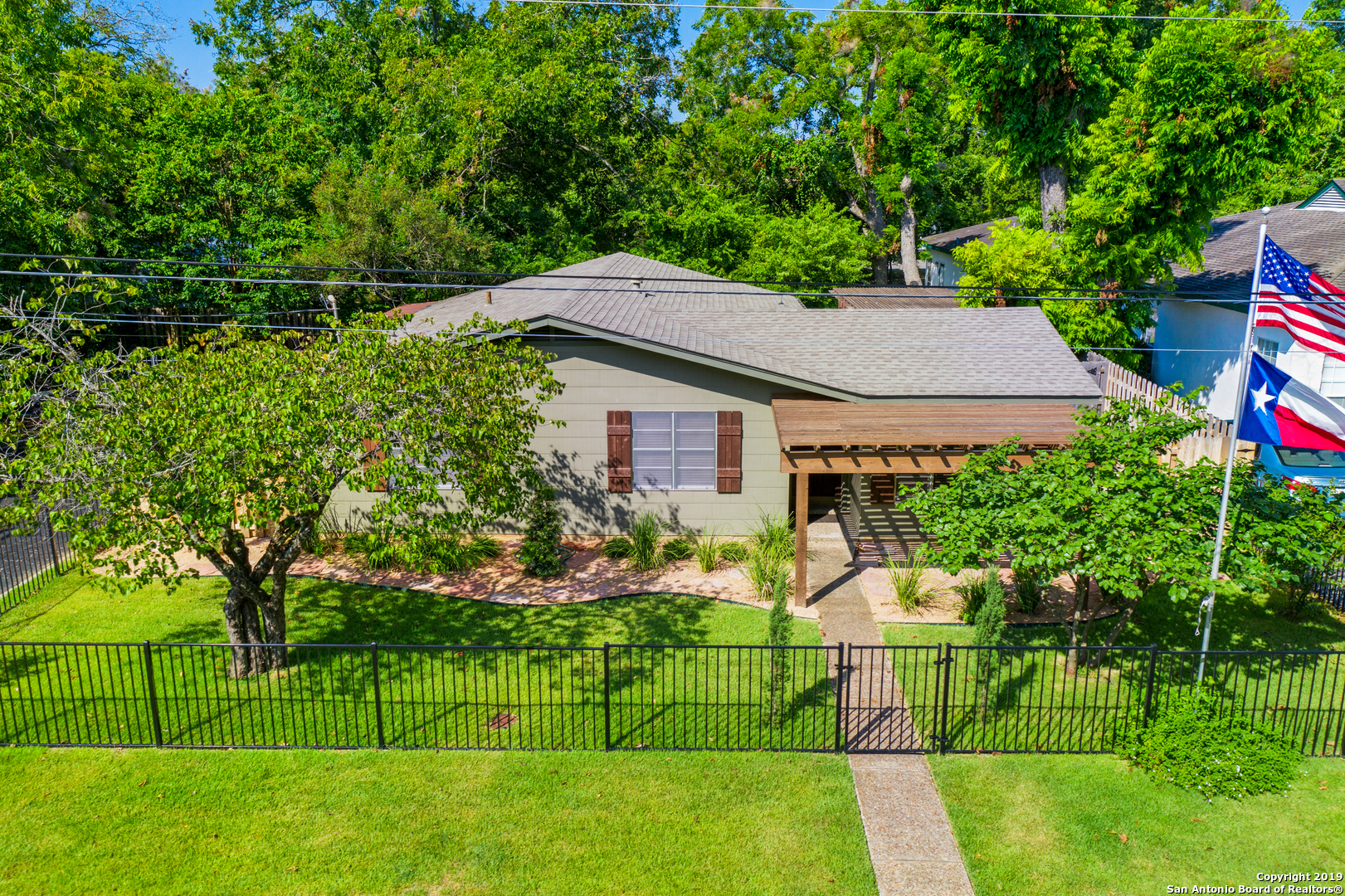 212 S Saunders Street Boerne TX 78006