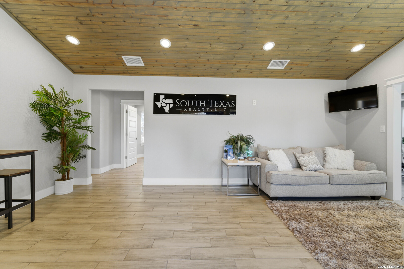 5683 Us Highway 181 N Floresville TX 78114