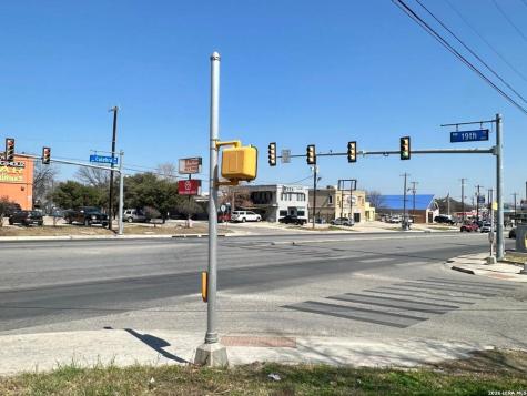 1511 Culebra San Antonio TX 78201