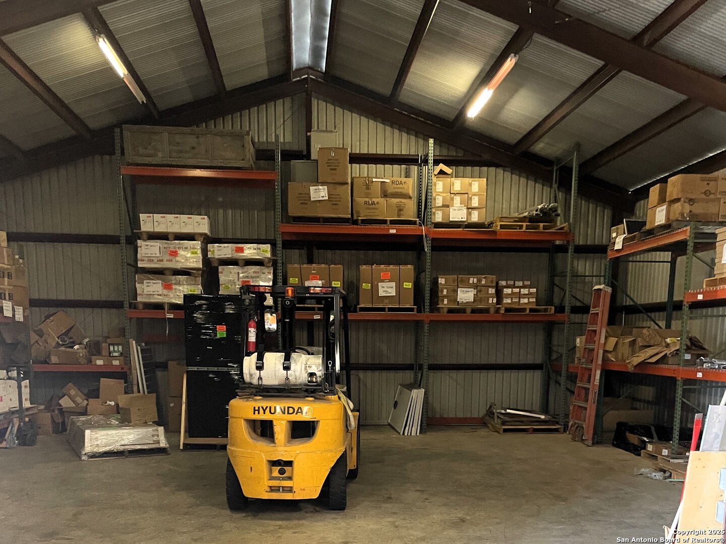 210 N Cherry Pearsall TX 78061