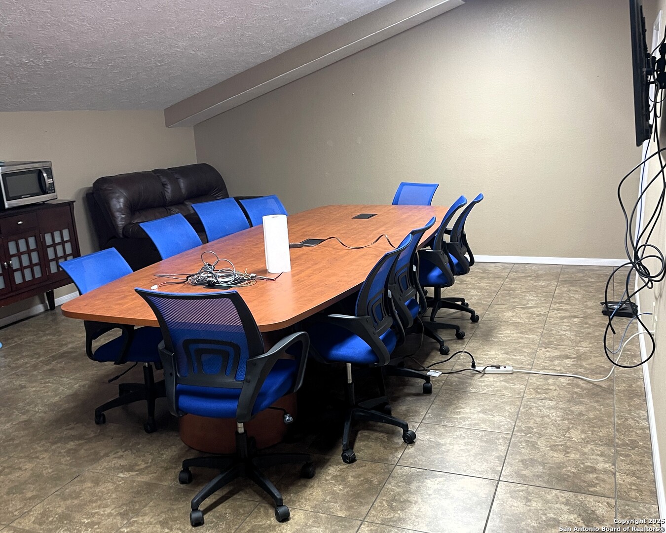 210 N Cherry Pearsall TX 78061