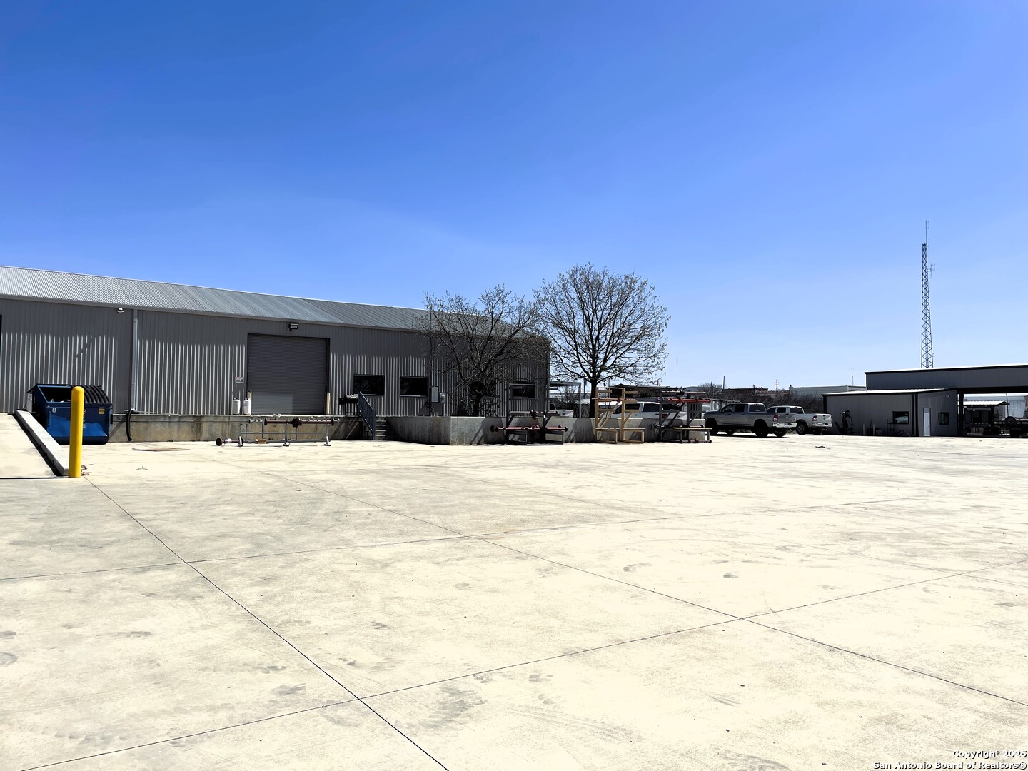 210 N Cherry Pearsall TX 78061