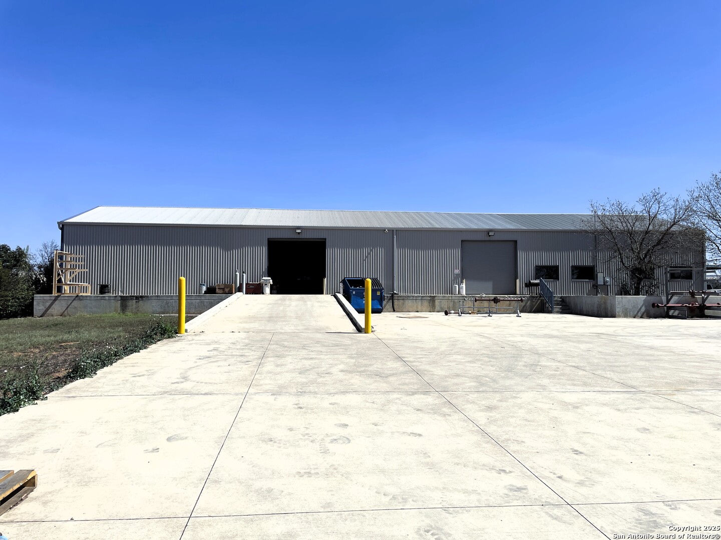 210 N Cherry Pearsall TX 78061