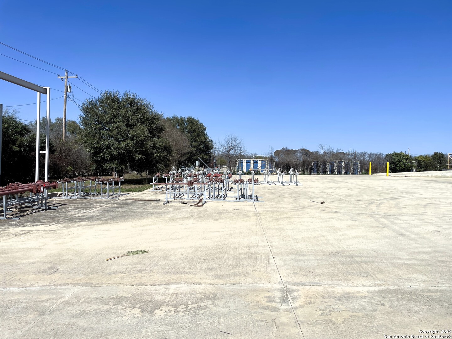 210 N Cherry Pearsall TX 78061