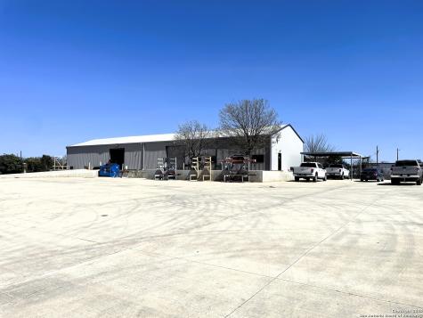 210 N Cherry Pearsall TX 78061