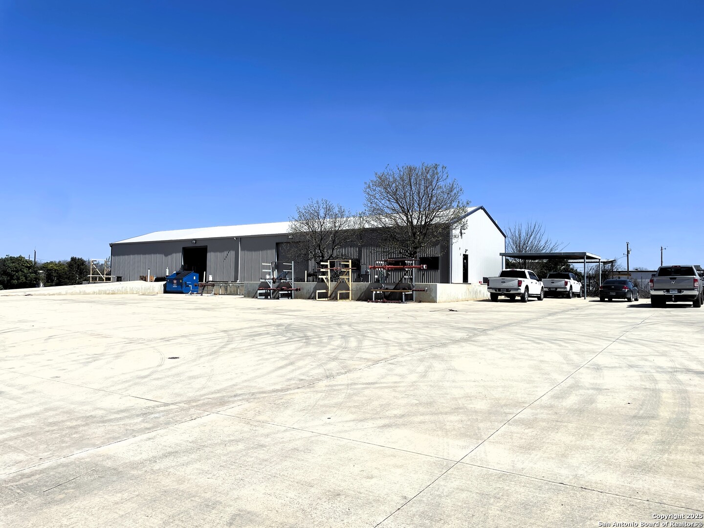 210 N Cherry Pearsall TX 78061