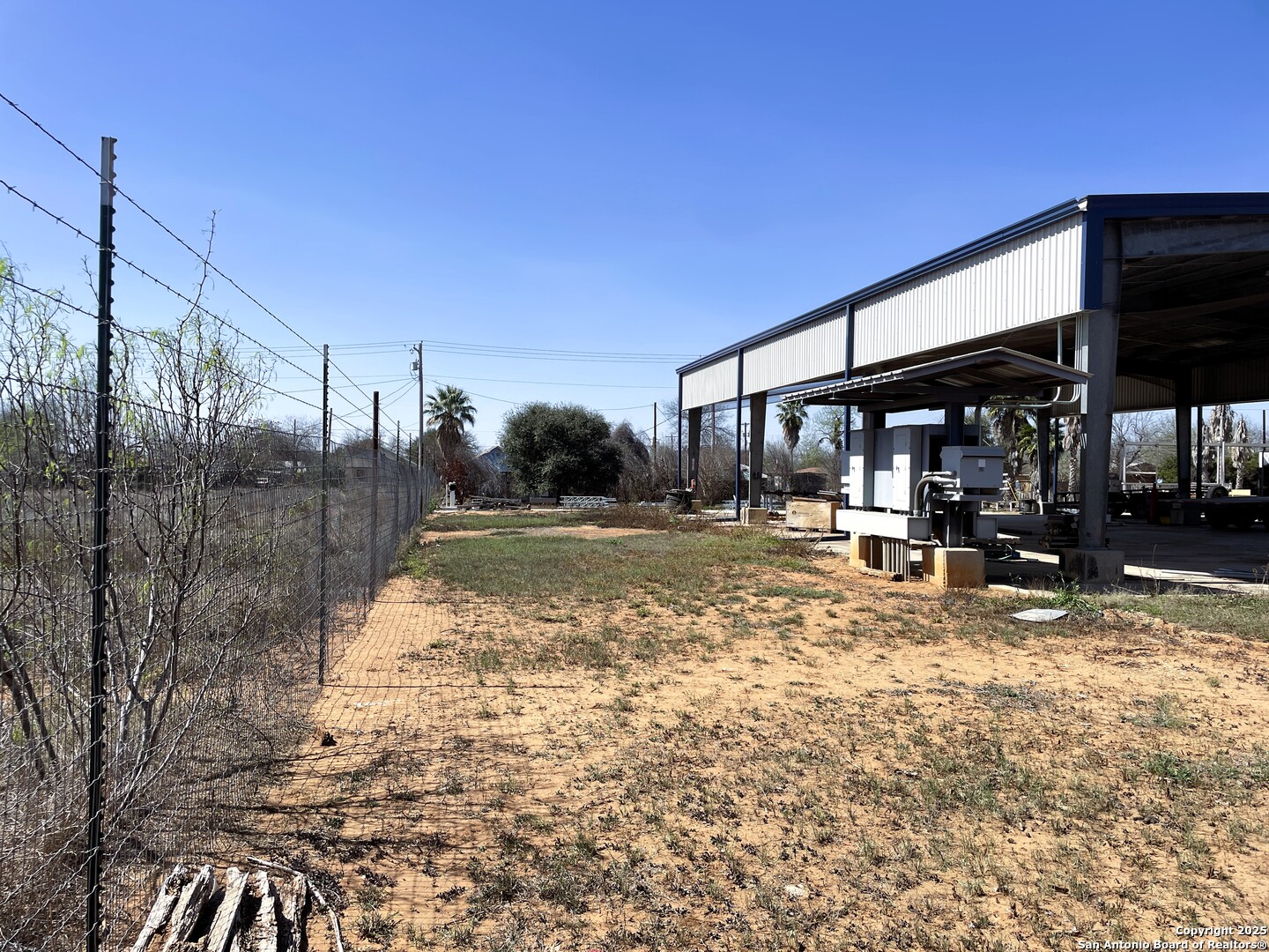 210 N Cherry Pearsall TX 78061