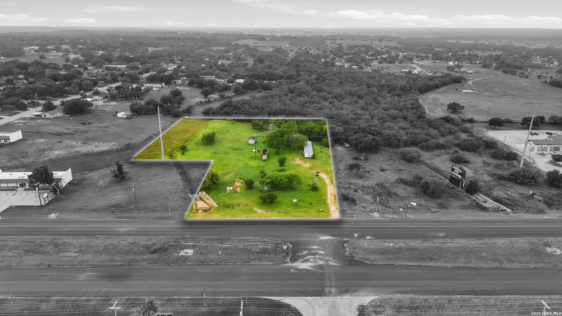 557 10th Floresville TX 78114