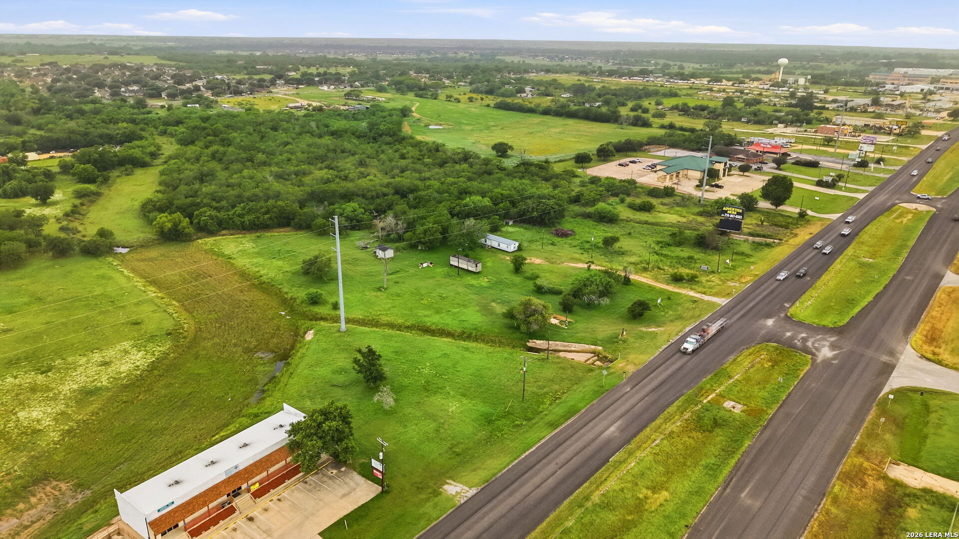 557 10th Floresville TX 78114
