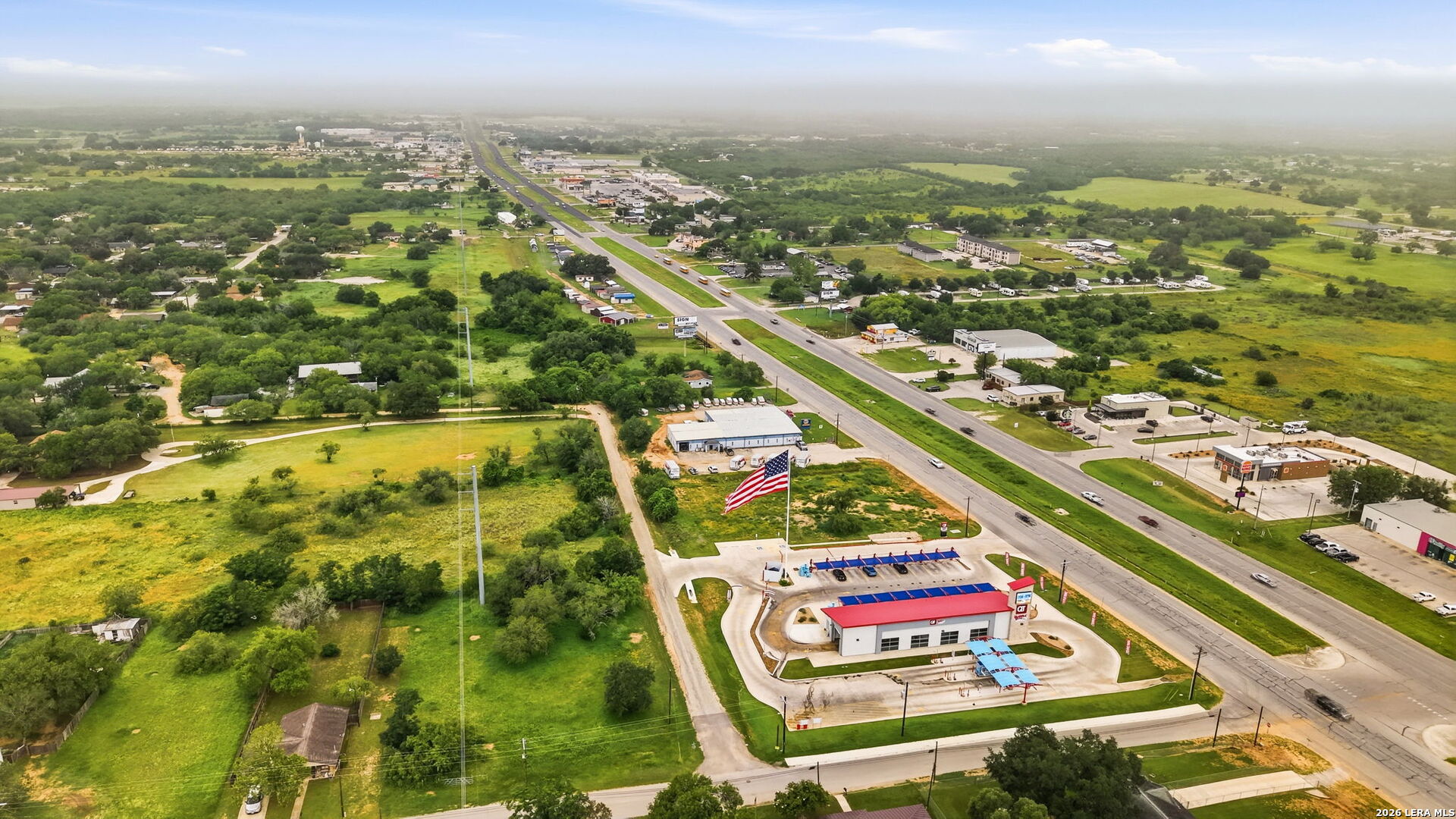 557 10th Floresville TX 78114