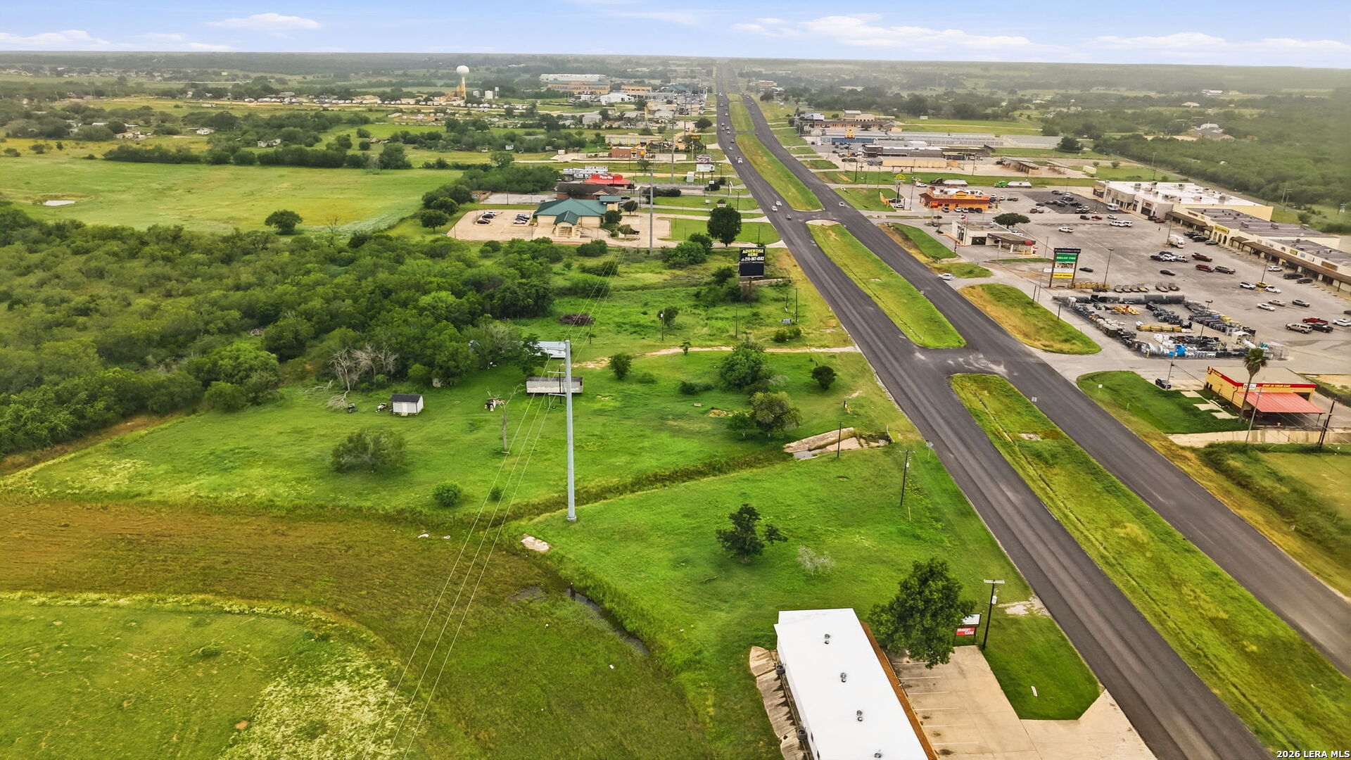 557 10th Floresville TX 78114