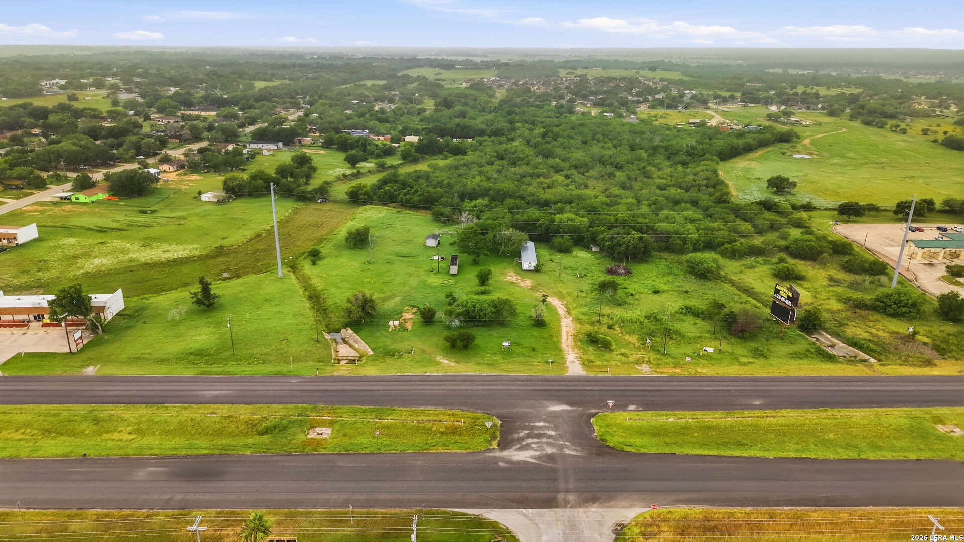 557 10th Floresville TX 78114