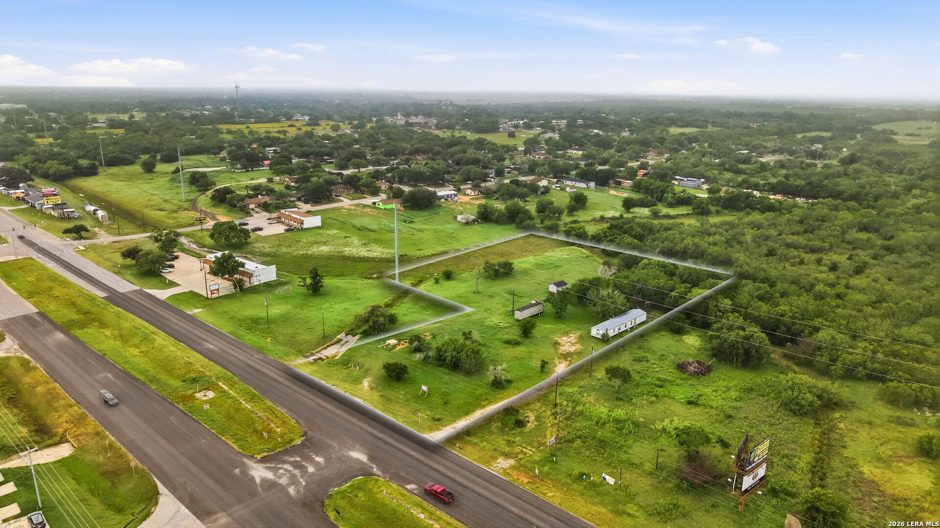 557 10th Floresville TX 78114