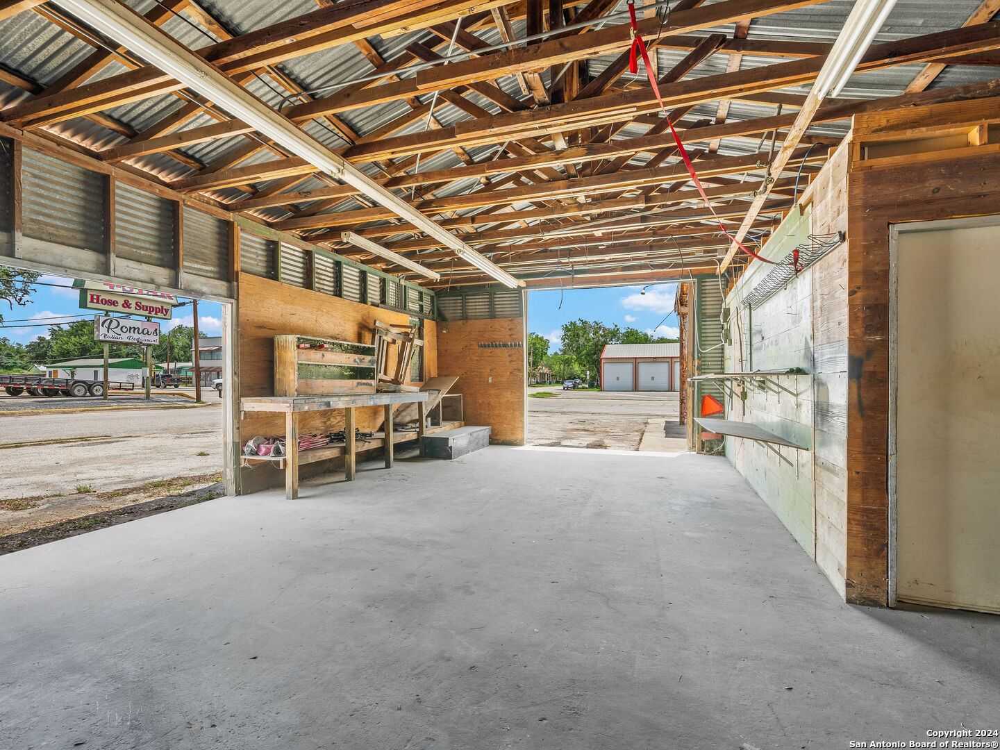 1421 2nd Street Pleasanton TX 78064