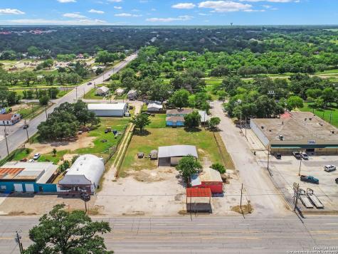 1421 2nd Street Pleasanton TX 78064