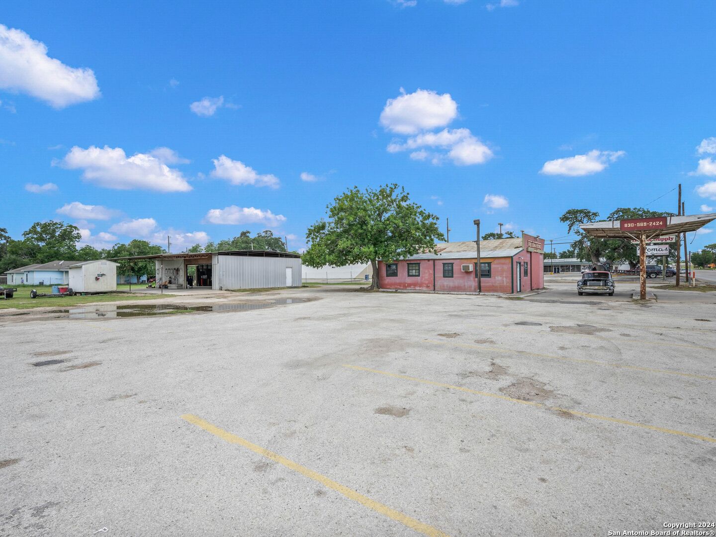 1421 2nd Street Pleasanton TX 78064