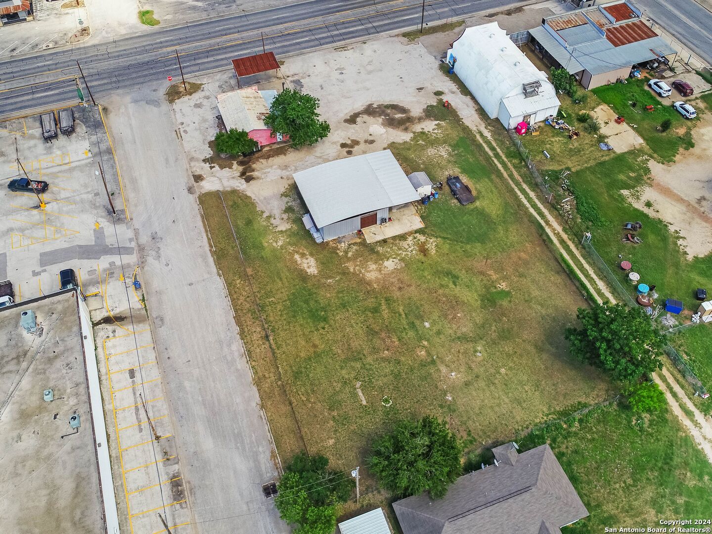 1421 2nd Street Pleasanton TX 78064