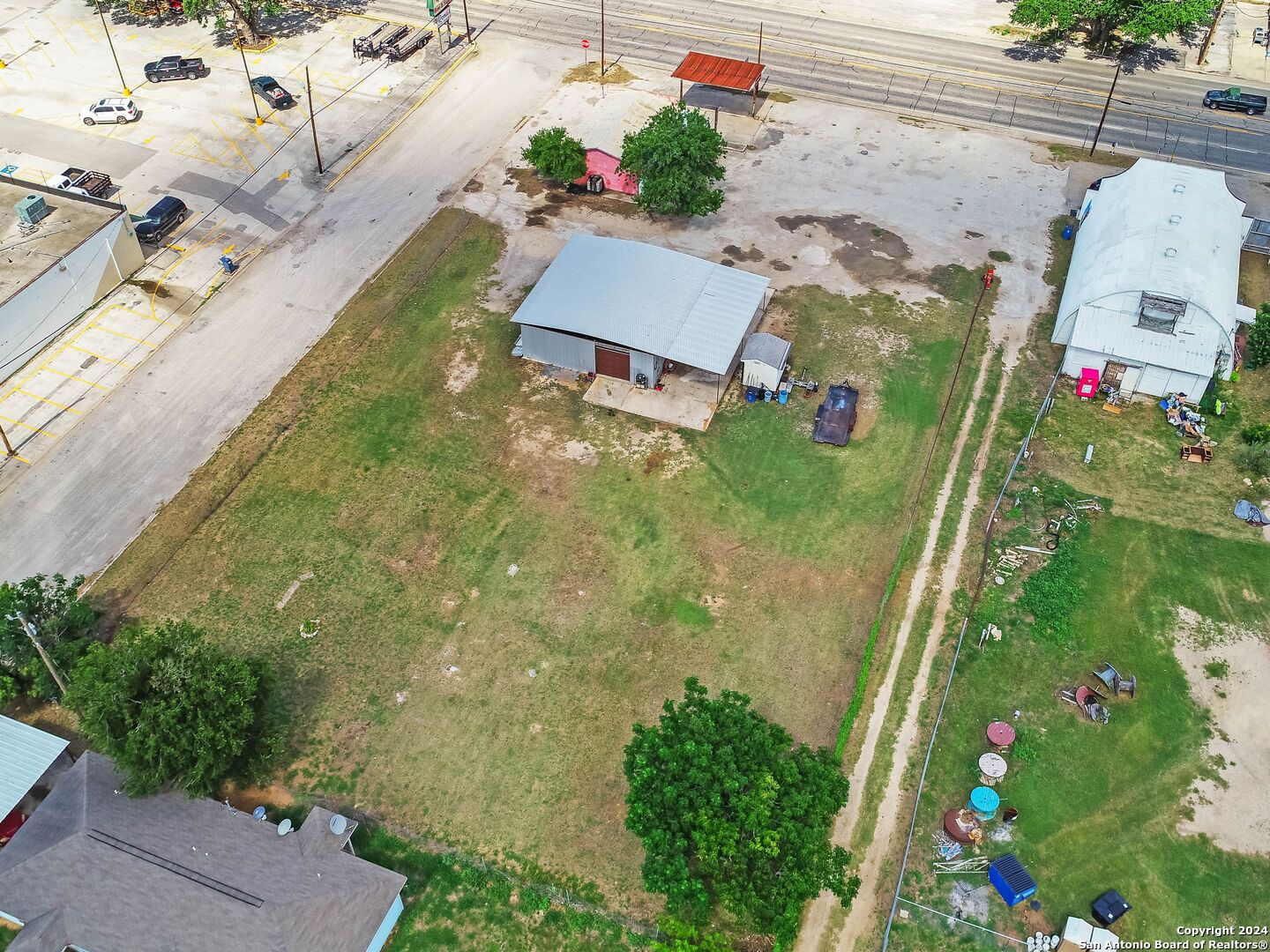 1421 2nd Street Pleasanton TX 78064