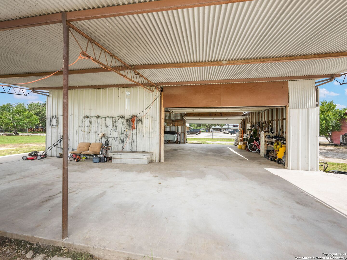 1421 2nd Street Pleasanton TX 78064