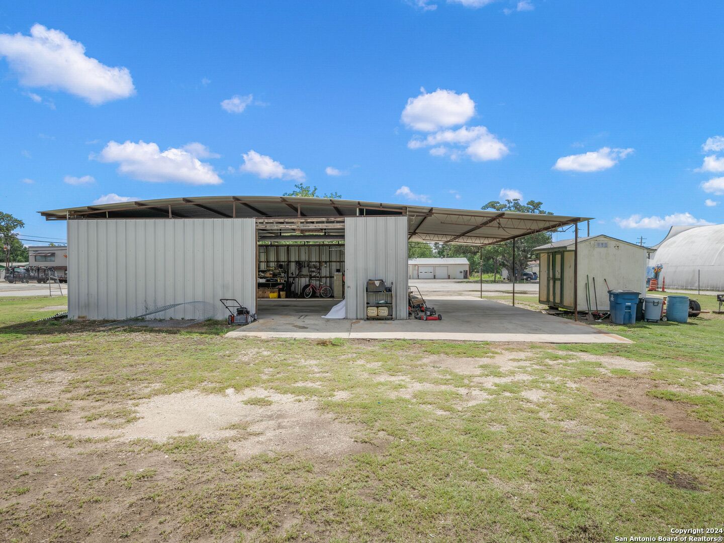 1421 2nd Street Pleasanton TX 78064