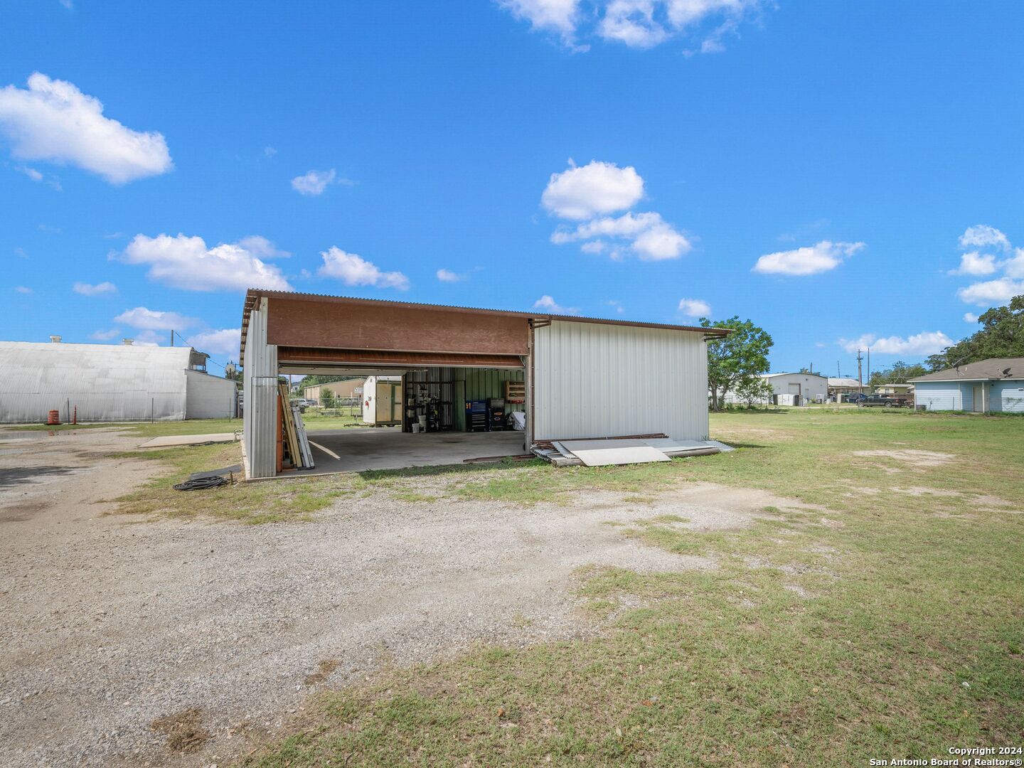 1421 2nd Street Pleasanton TX 78064