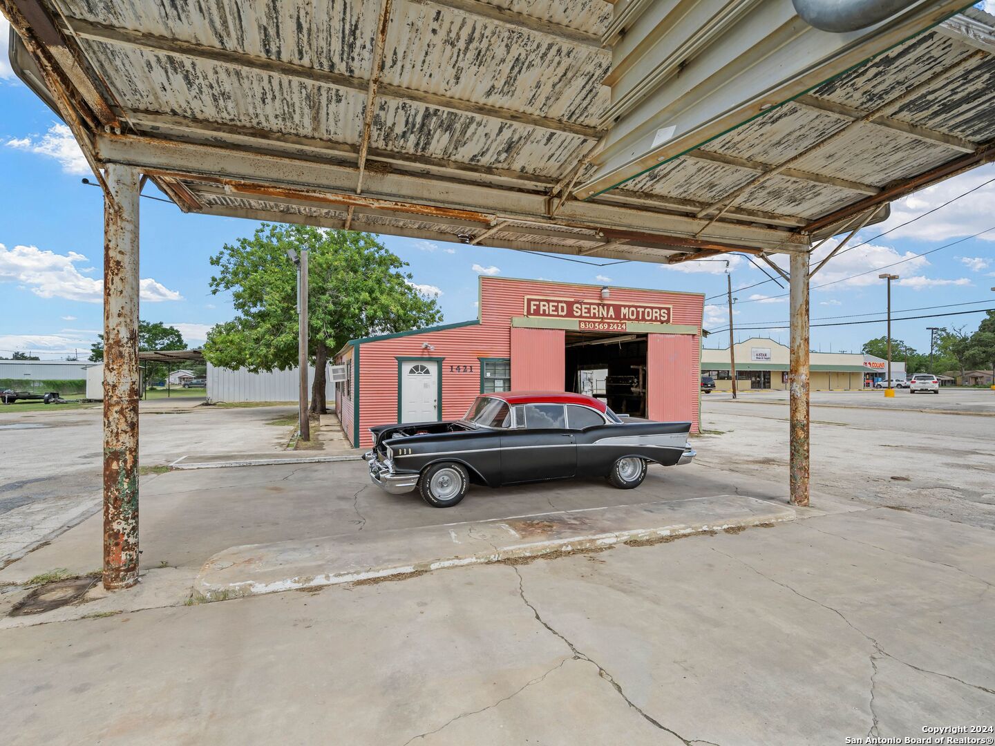 1421 2nd Street Pleasanton TX 78064