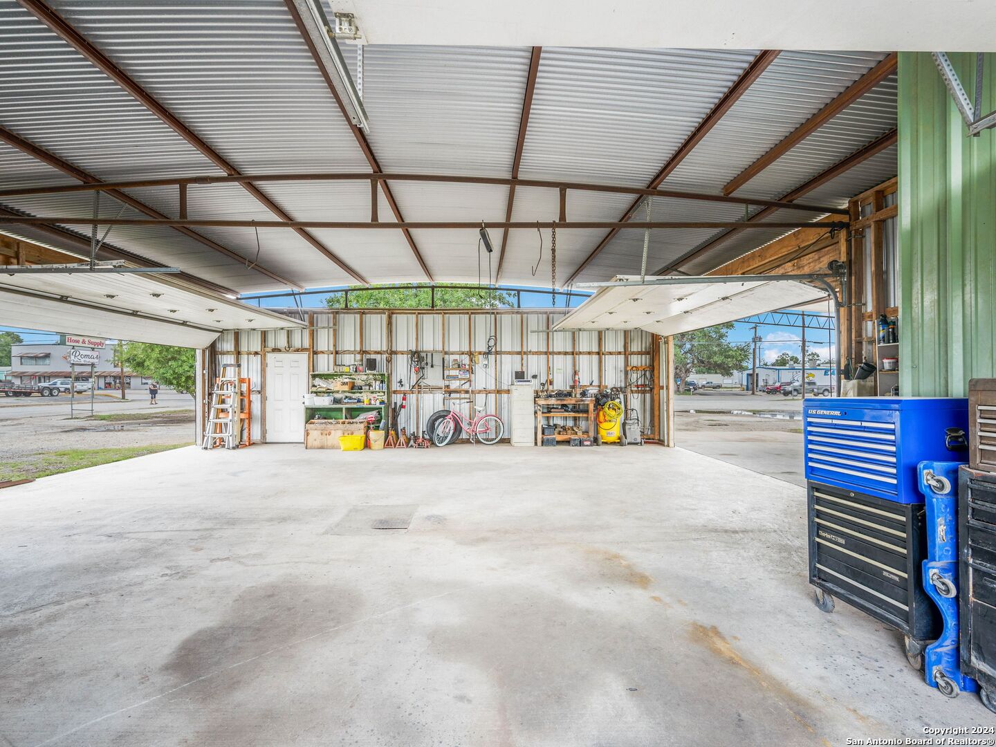 1421 2nd Street Pleasanton TX 78064