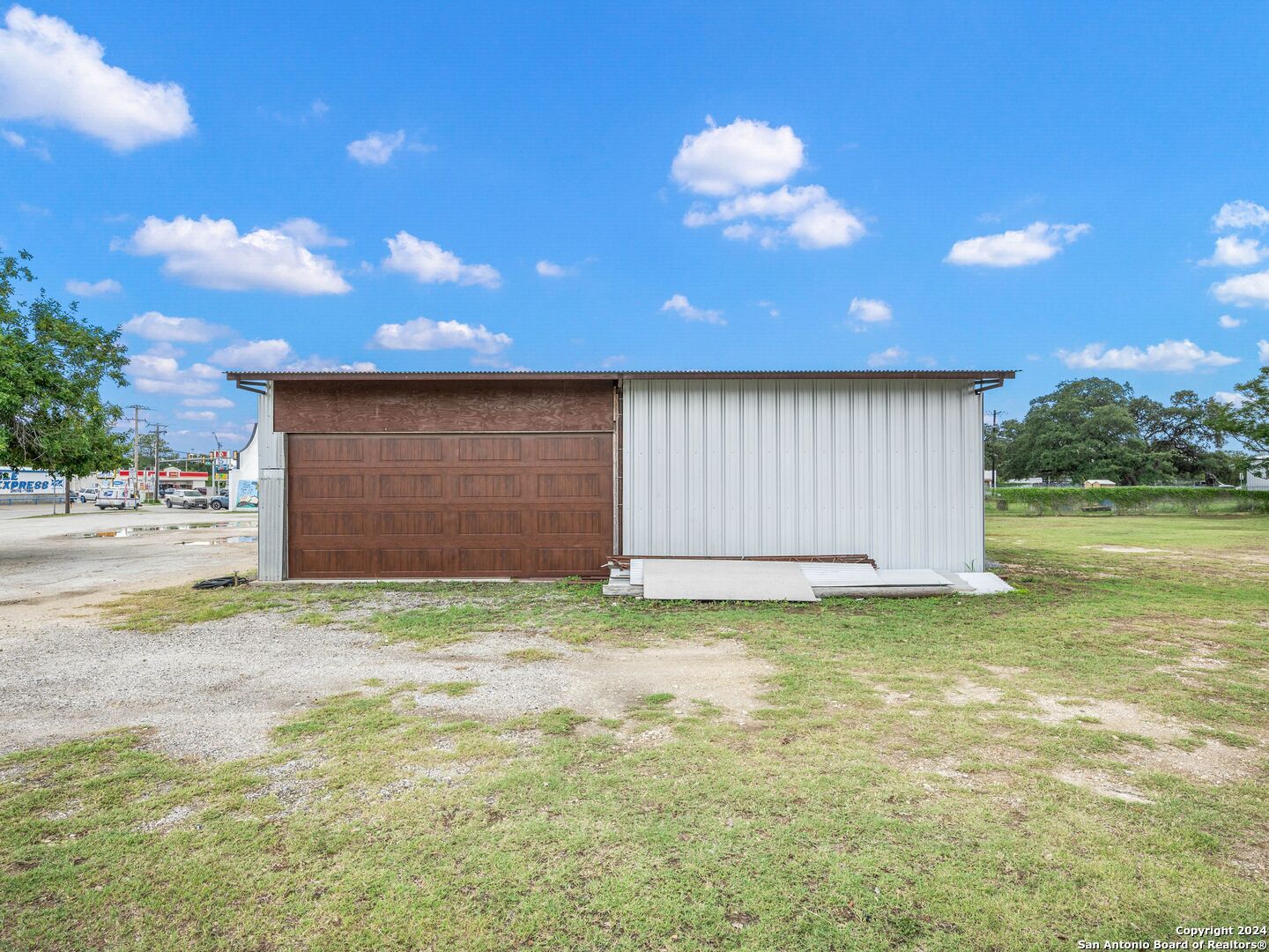 1421 2nd Street Pleasanton TX 78064