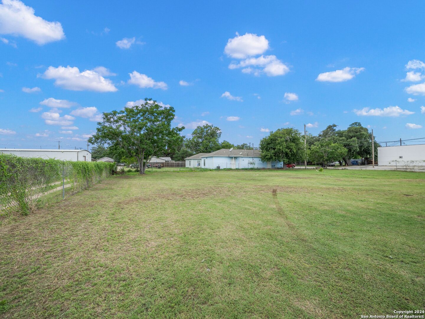 1421 2nd Street Pleasanton TX 78064