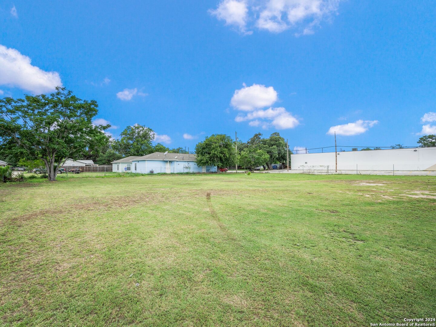 1421 2nd Street Pleasanton TX 78064