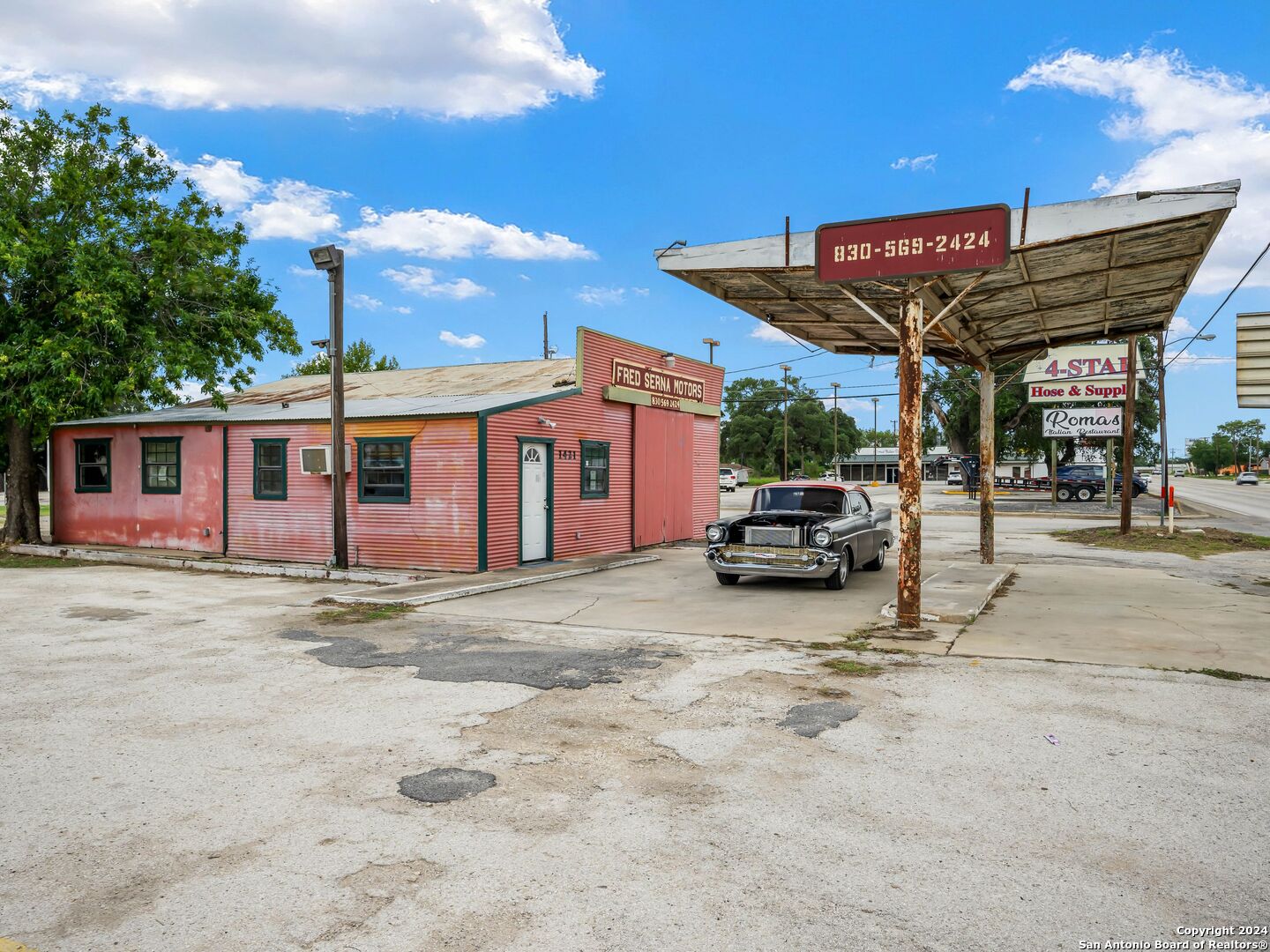 1421 2nd Street Pleasanton TX 78064