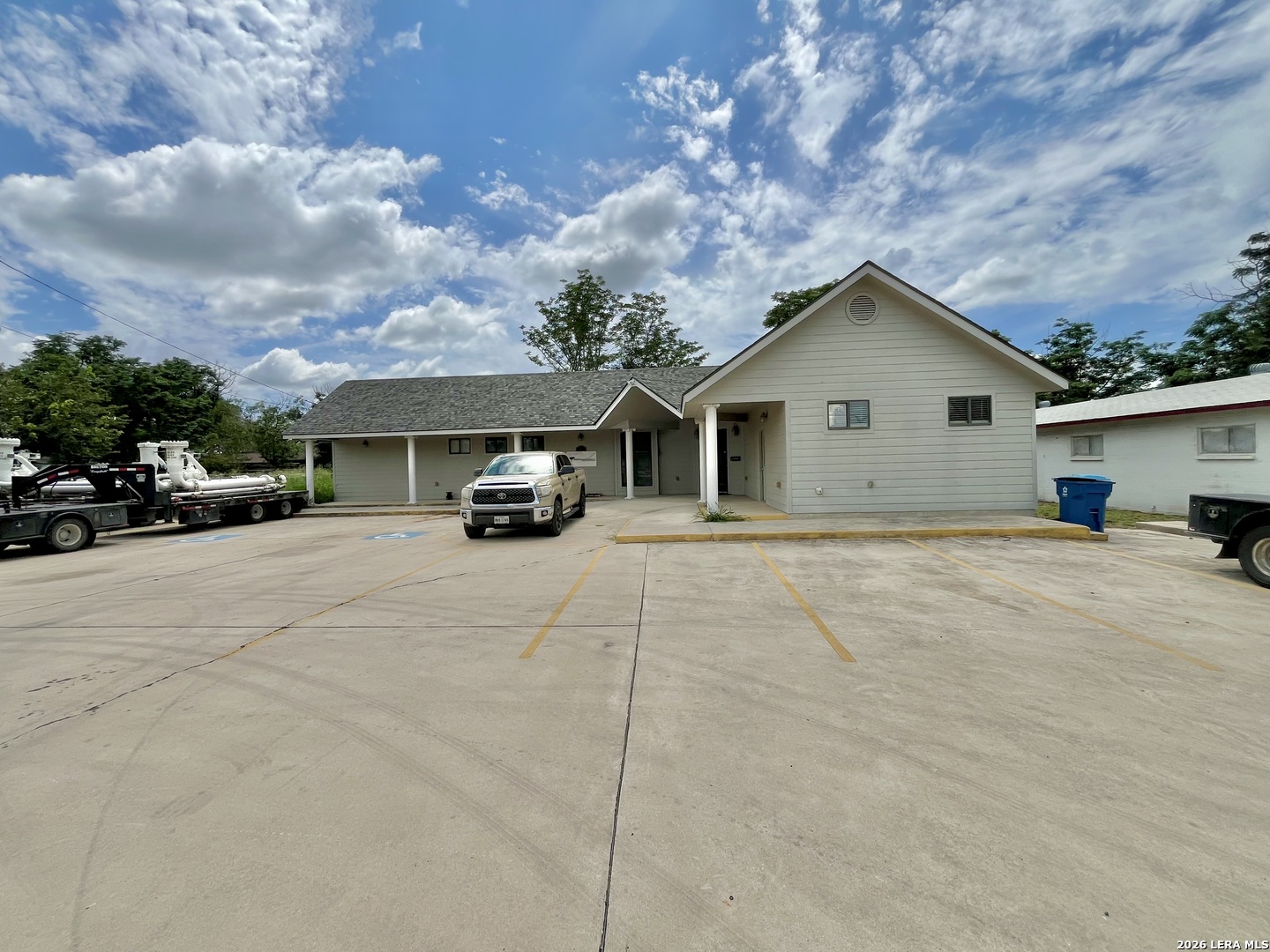 121 N Bryant Street Pleasanton TX 78064