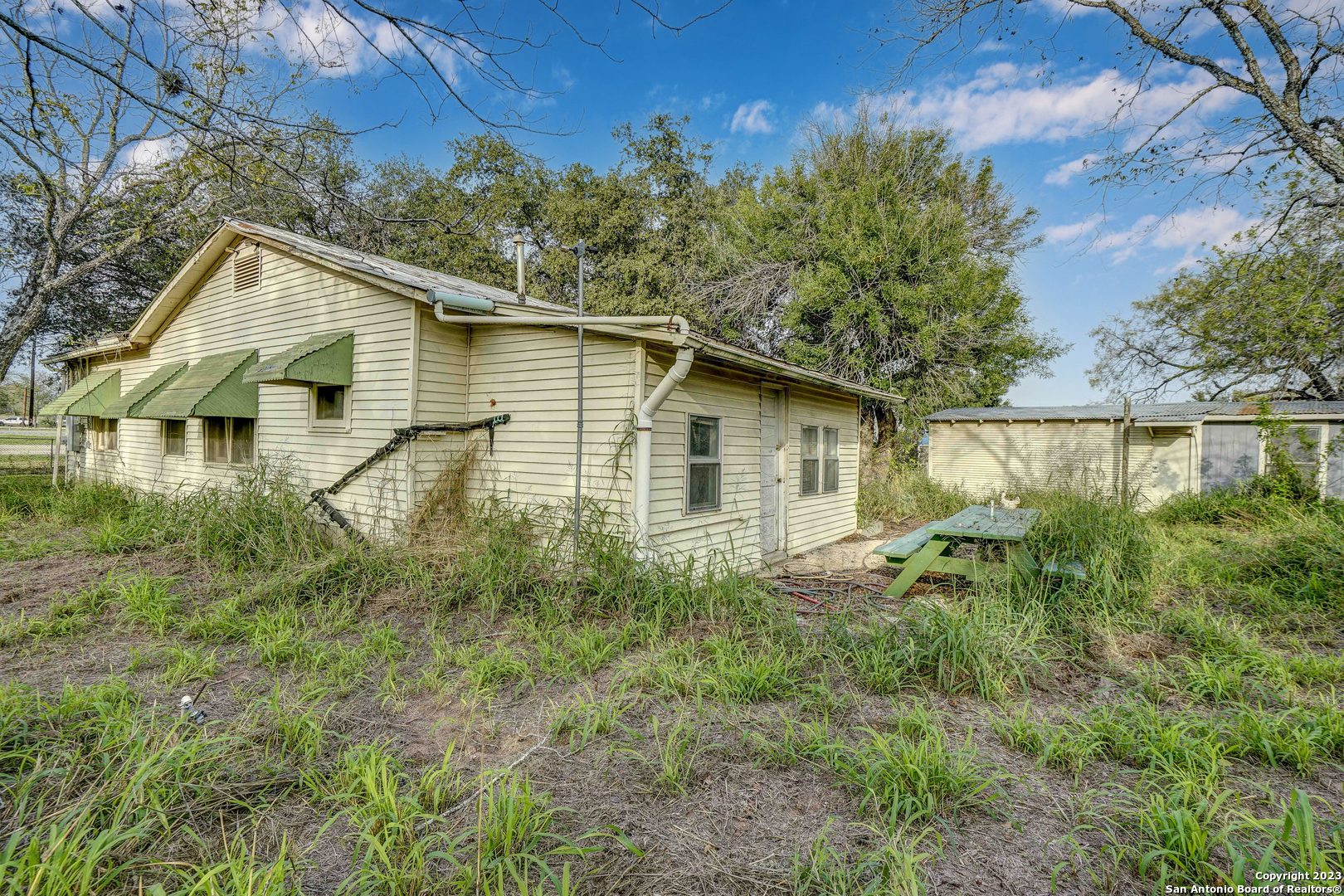 17770 Interstate 35 S Lytle TX 78052
