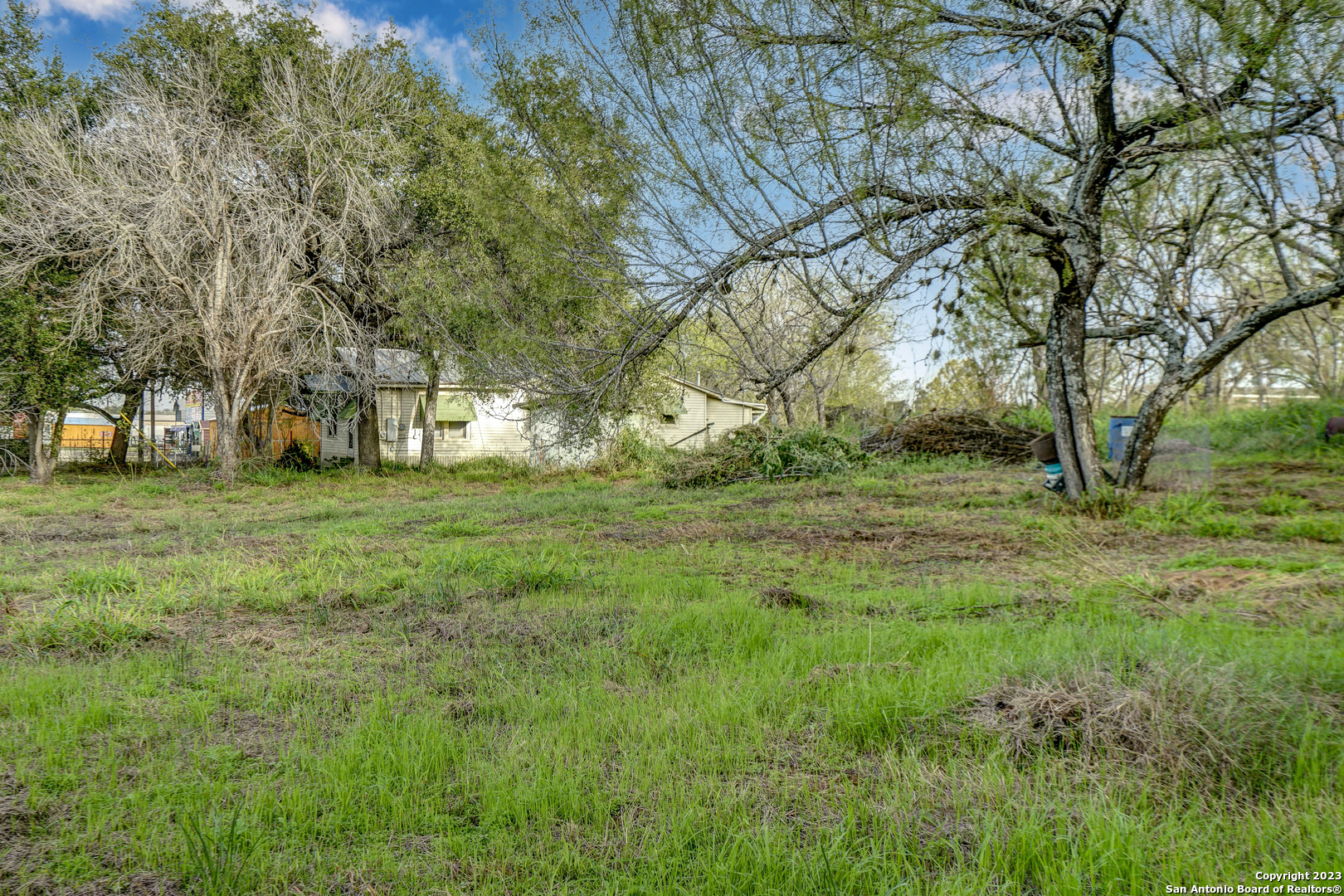 17770 Interstate 35 S Lytle TX 78052